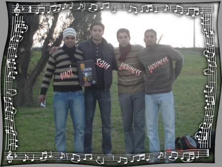 je suis avec mes tois amis !!!!!!!!!!!!!!!